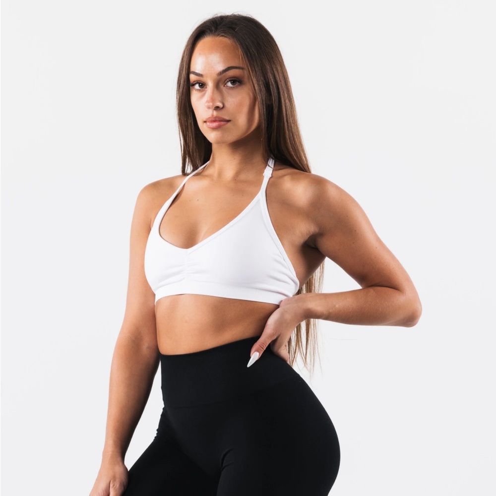 Alphalete Amplify halter bra